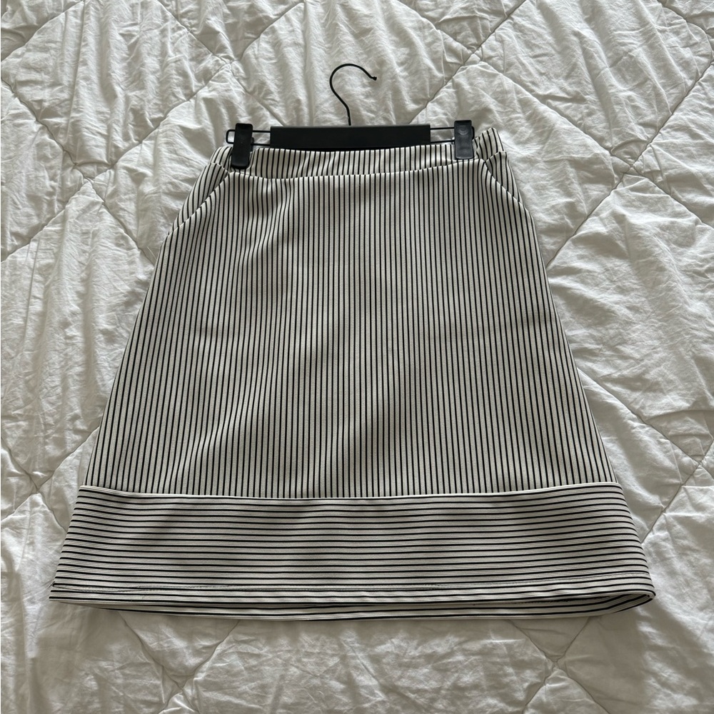 boutique work skirt with pockets